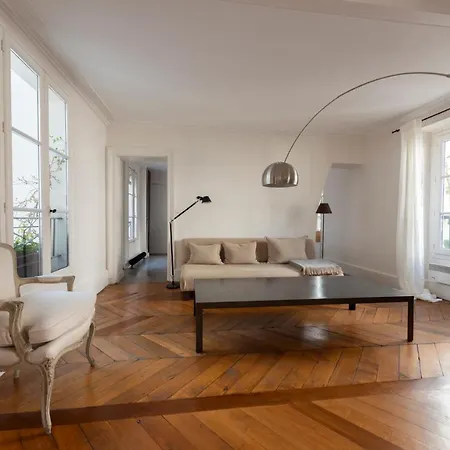 Roulette Apartment